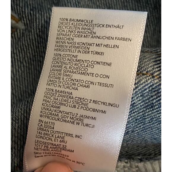 NWT Urban Outfitters BDG Pax Sz 26 distressed denim shorts - Picture 8 of 8